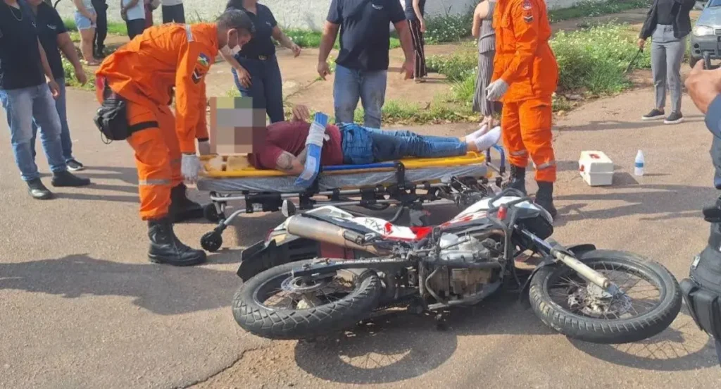 Casal sofre acidente após carro invadir preferencial na zona Leste de Porto Velho